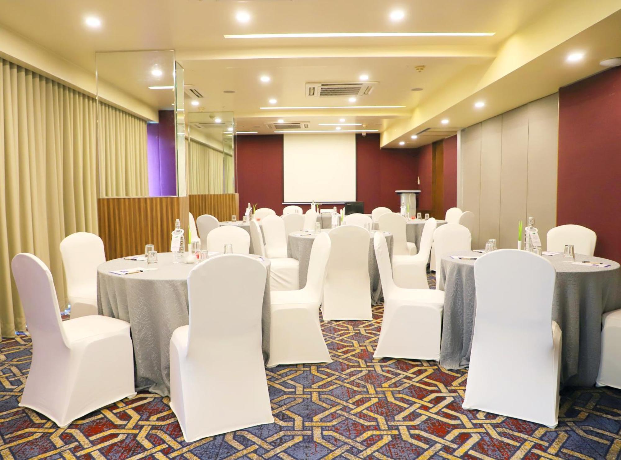 Marasa Sarovar Portico -Rajkot Eksteriør billede
