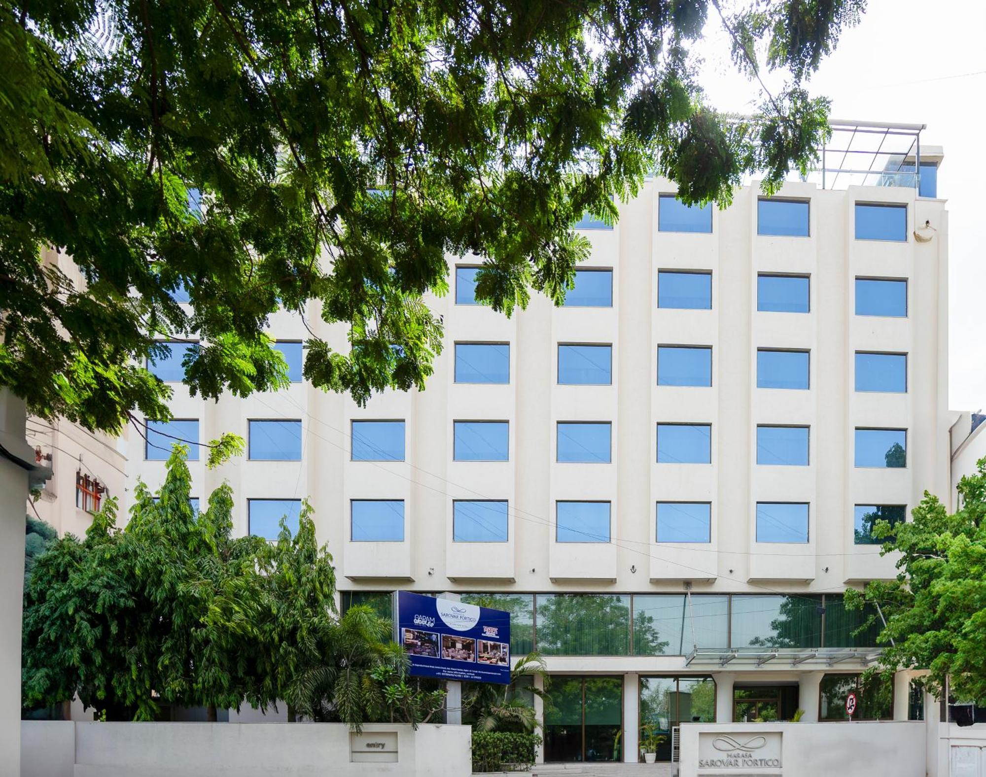 Marasa Sarovar Portico -Rajkot Eksteriør billede
