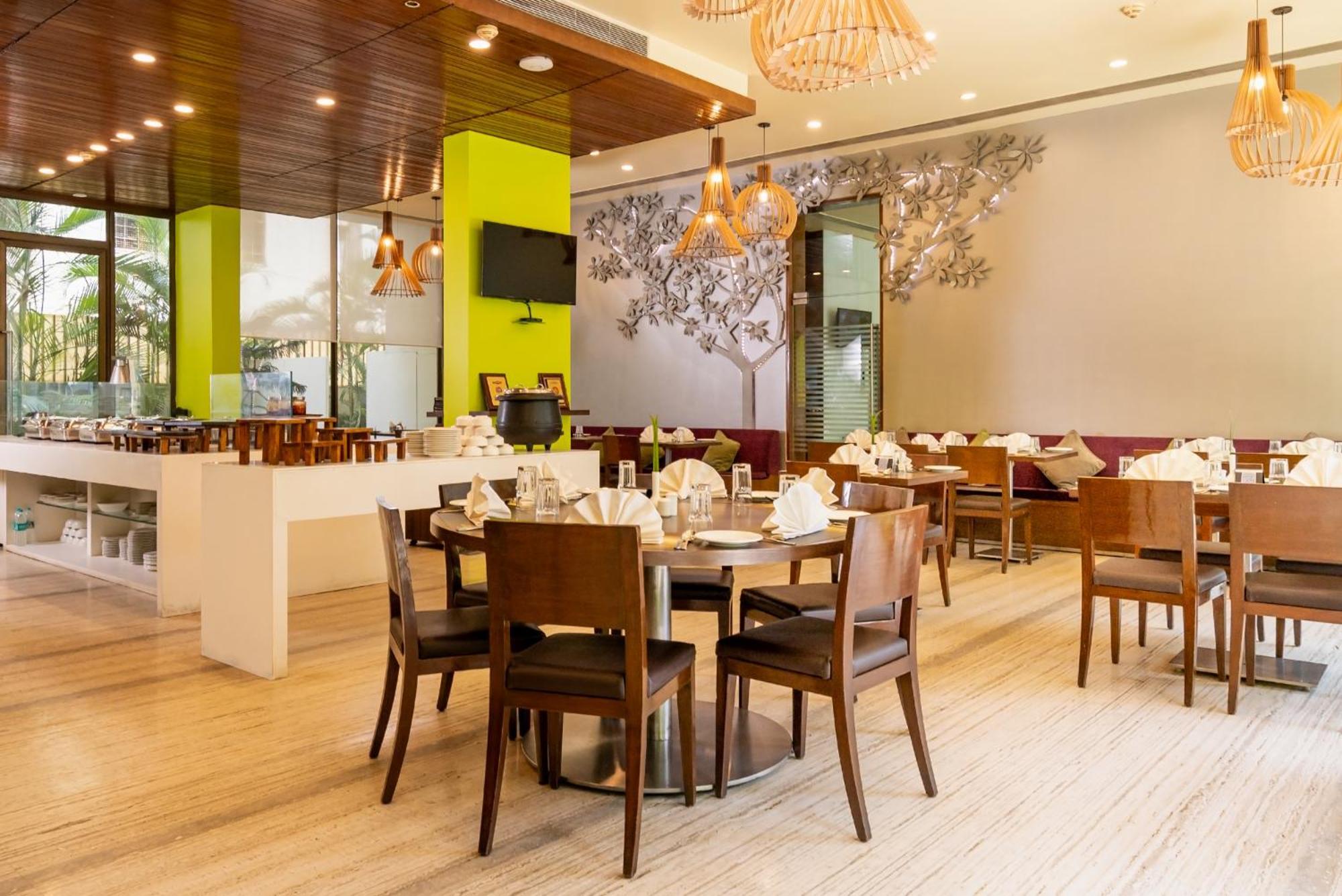 Marasa Sarovar Portico -Rajkot Eksteriør billede